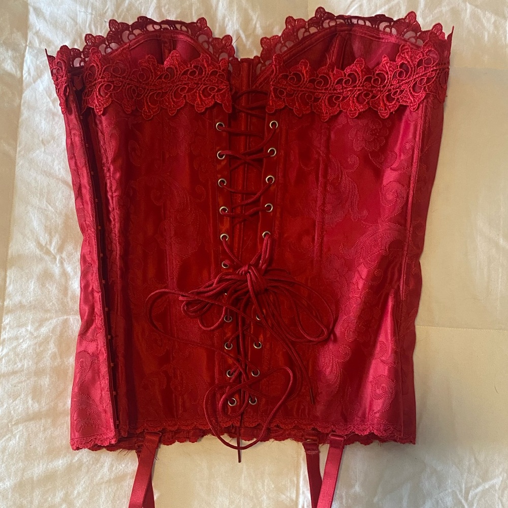 BEAUTIFUL 😍 RED ♥️ SWEETHEART ♥️ CORSET ♥️ FREDERICK’S OF HOLLYWOOD - S/M NWOT